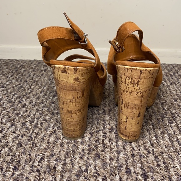 Call it spring heels - Picture 2 of 3